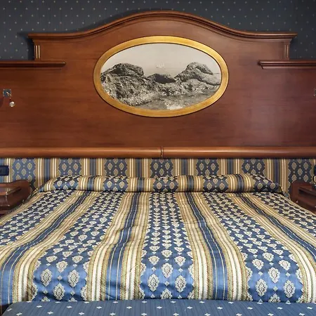 Hotell Royal 4*
